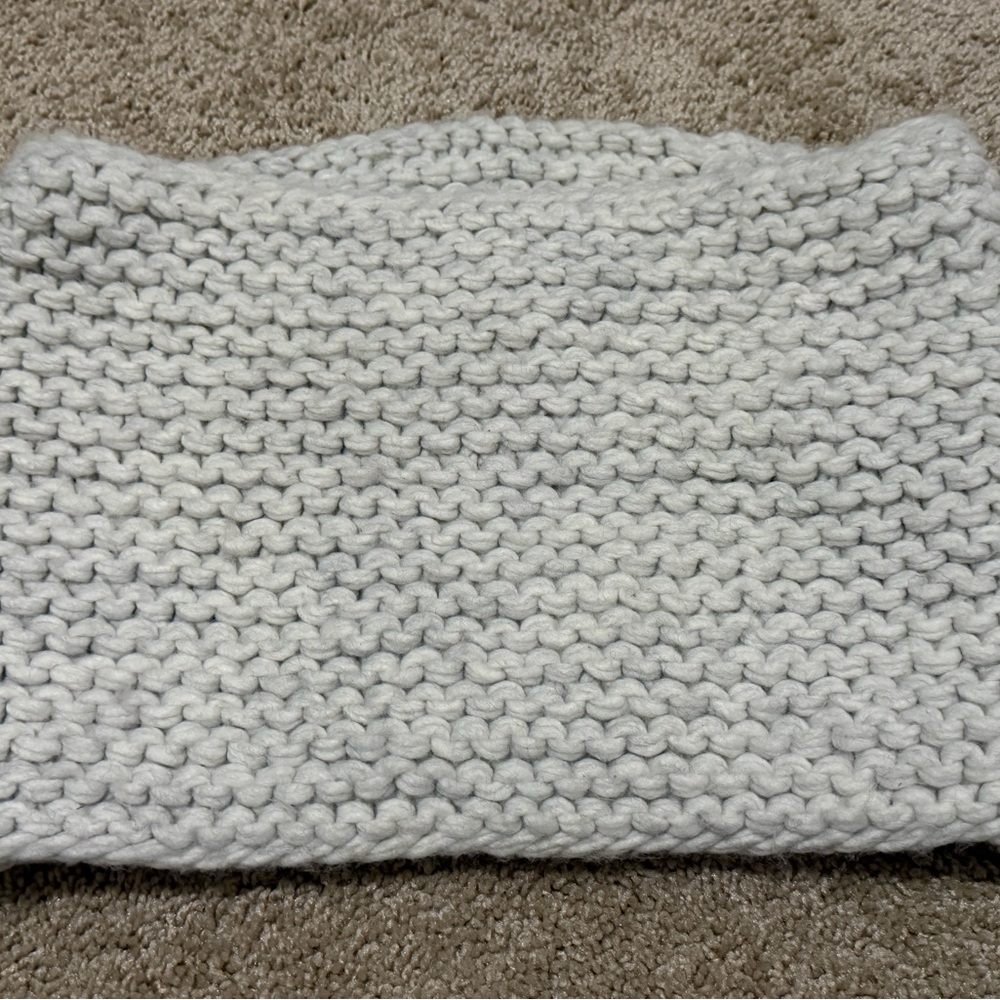 Abercrombie & Fitch Cream Colored Chunky Knit Wool Blend Infinity Scarf